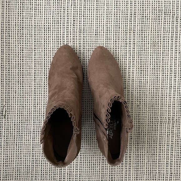 Aerosoles Heelrest Ruffle Ankle Boots - Picture 3 of 4